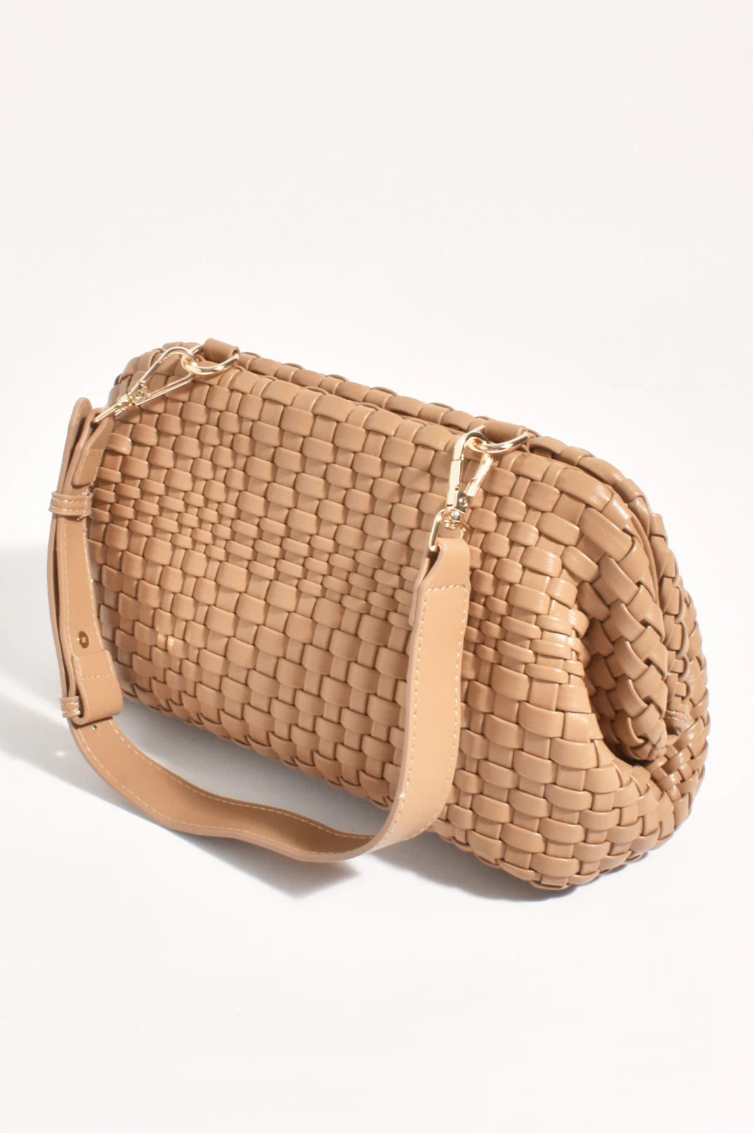 STASSI WOVEN STRUCTURED SHOULDER BAG (Camel)