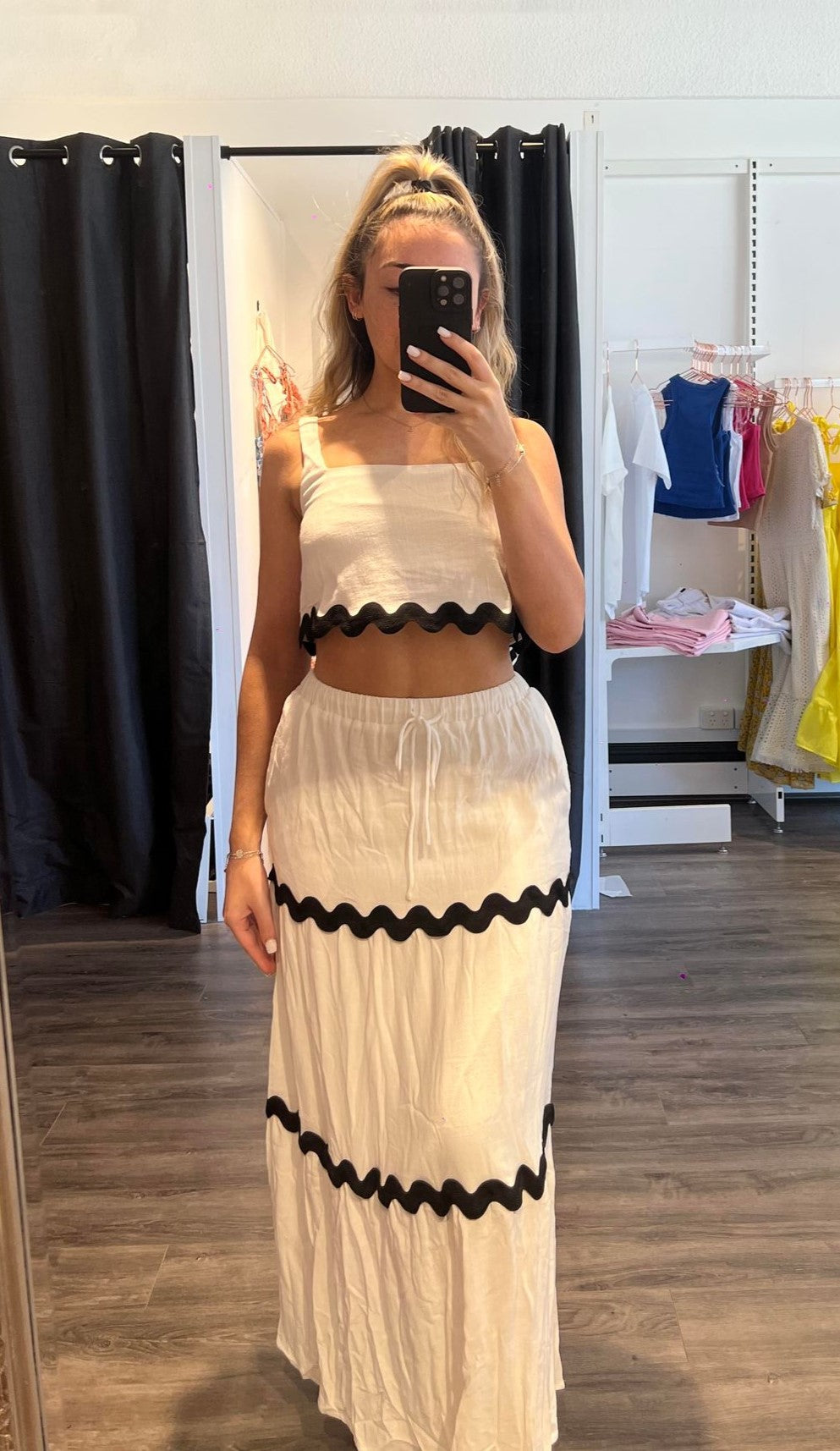 WHITE/BLACK CROP LINEN TOP
