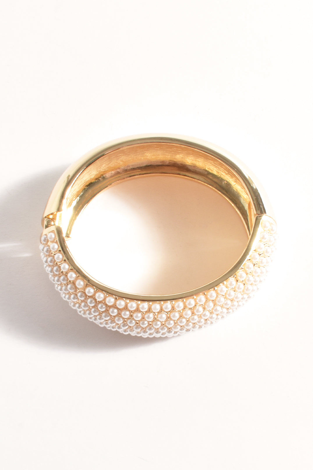 FAUX PEARL STATEMENT BANGLE (Cream)
