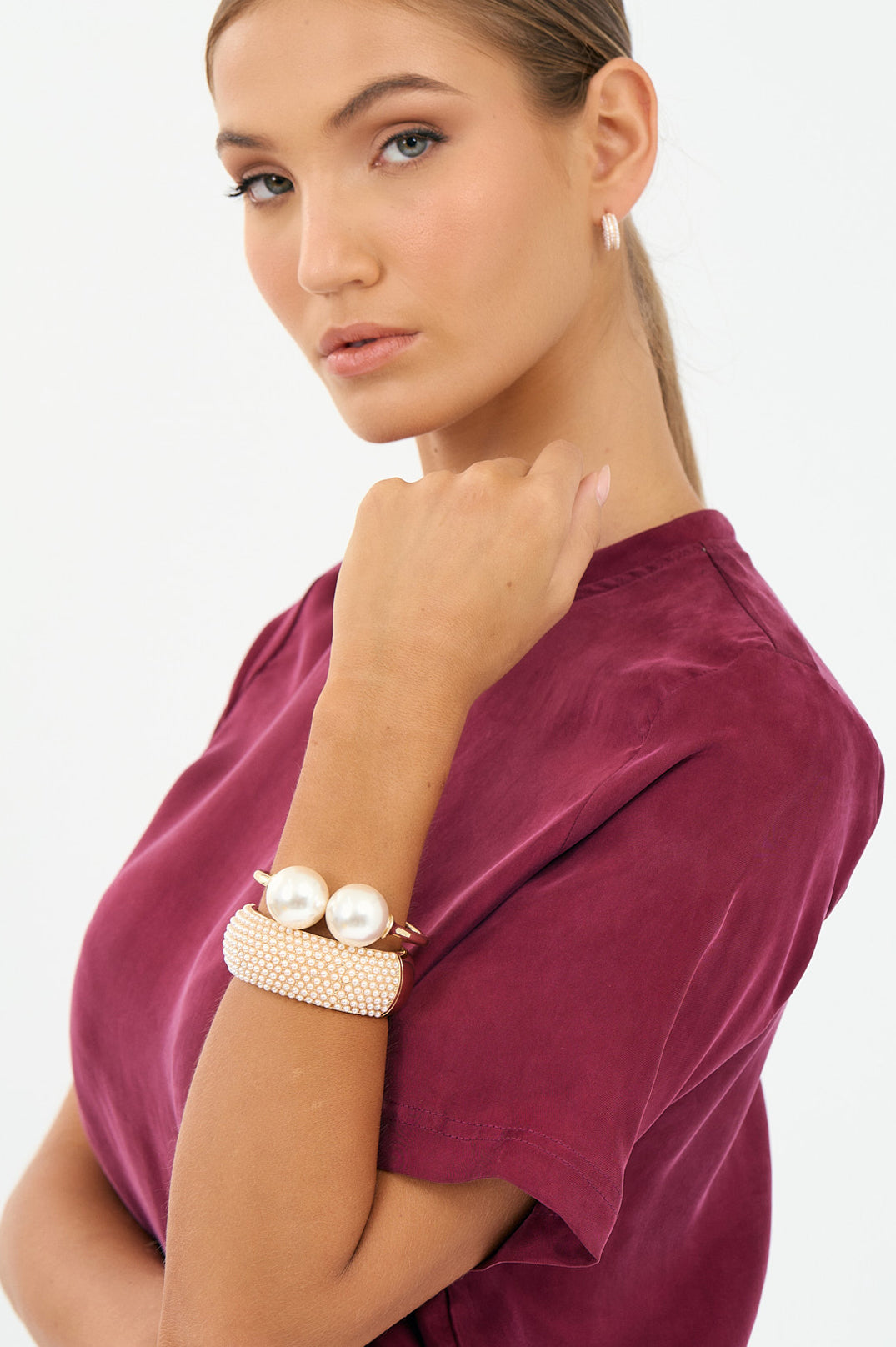 FAUX PEARL STATEMENT BANGLE (Cream)