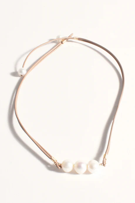 FRESHWATER PEARL TRIO CORD NECKLACE (Nude/Cream)