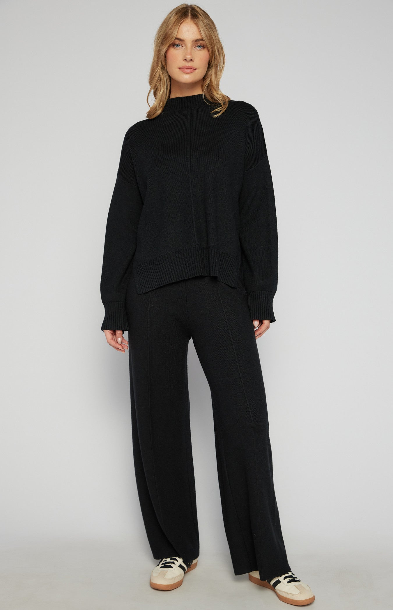 FRONT SEAM DETAIL KNIT PANTS