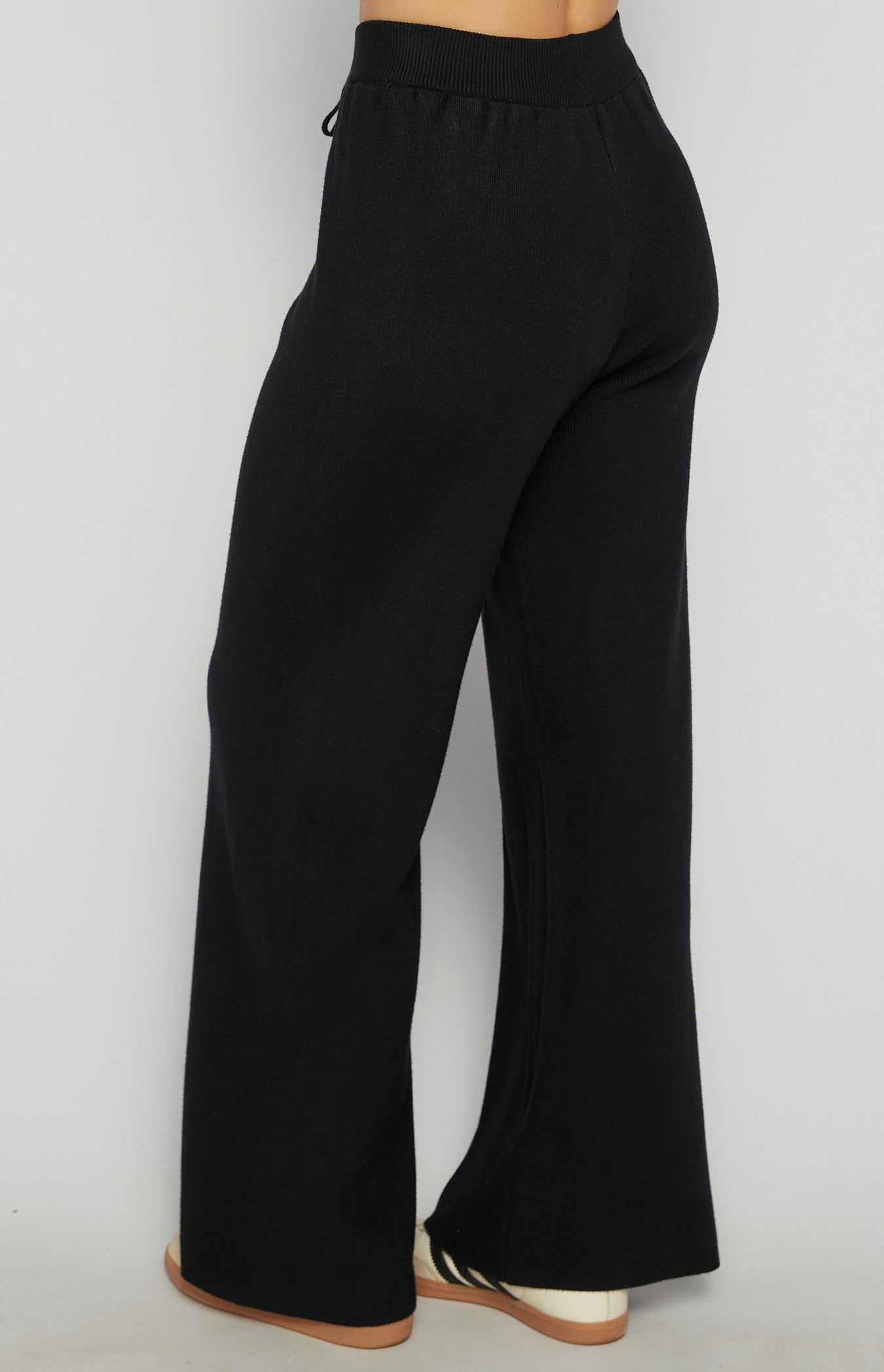 FRONT SEAM DETAIL KNIT PANTS