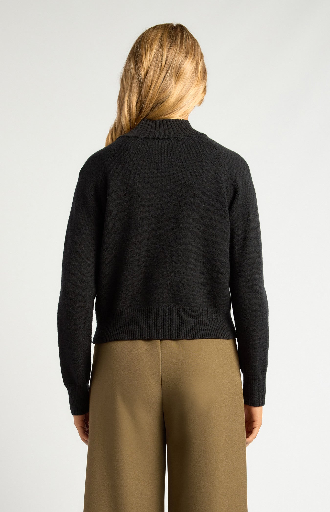 GOLD BUTTON NECKLINE DETAIL KNIT JUMPER